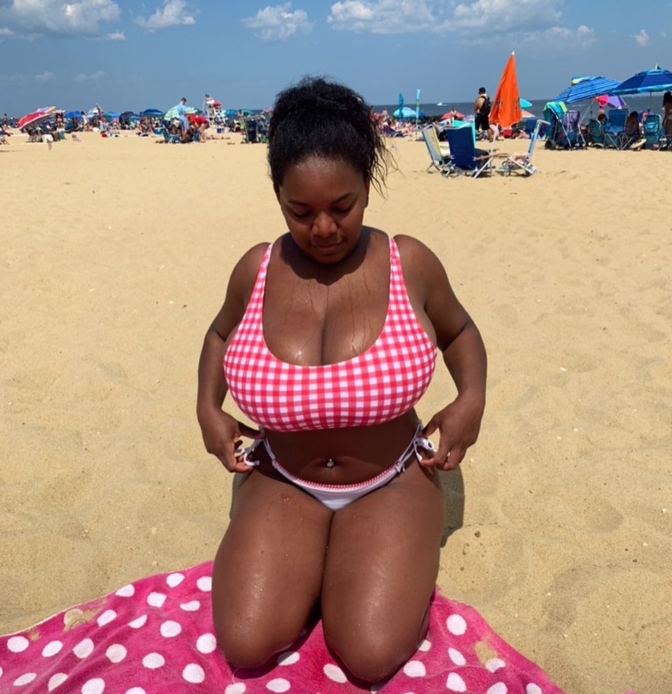 Ebony Teen Huge Tits